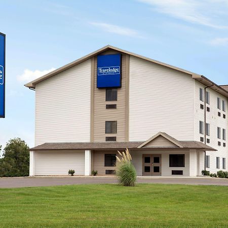 Travelodge By Wyndham Livonia Exterior photo